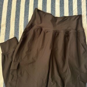 Old Navy Active High-Rise Jogger in army green